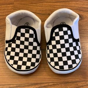 👶 INFANT CHECKERED SHOES size 3👶